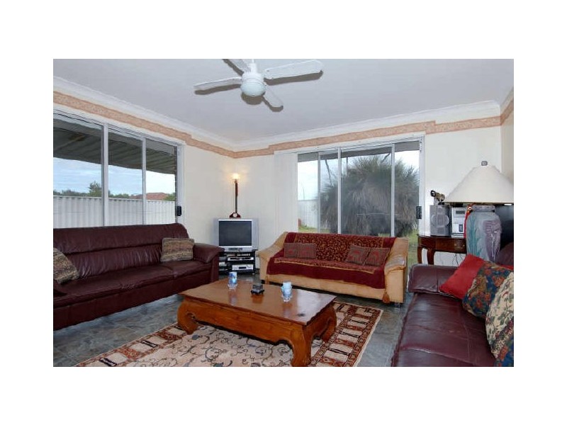 42 Carmody Road, Waikiki WA 6169