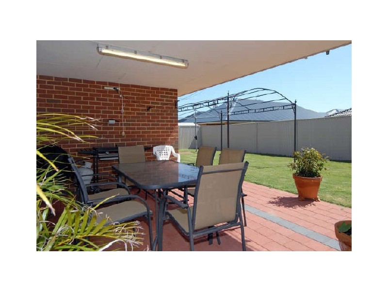 27 Windemere Way, Waikiki WA 6169