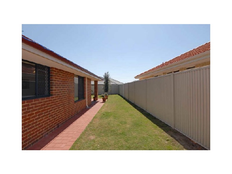 27 Windemere Way, Waikiki WA 6169