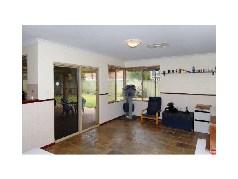 33 Woodbridge Drive, Cooloongup WA 6168