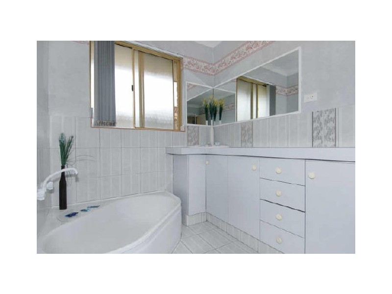 33 Woodbridge Drive, Cooloongup WA 6168