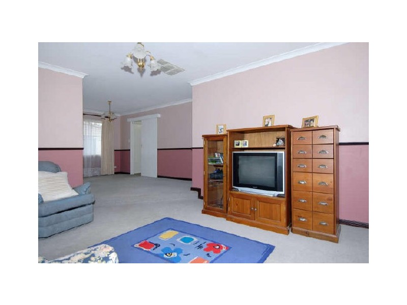 33 Woodbridge Drive, Cooloongup WA 6168