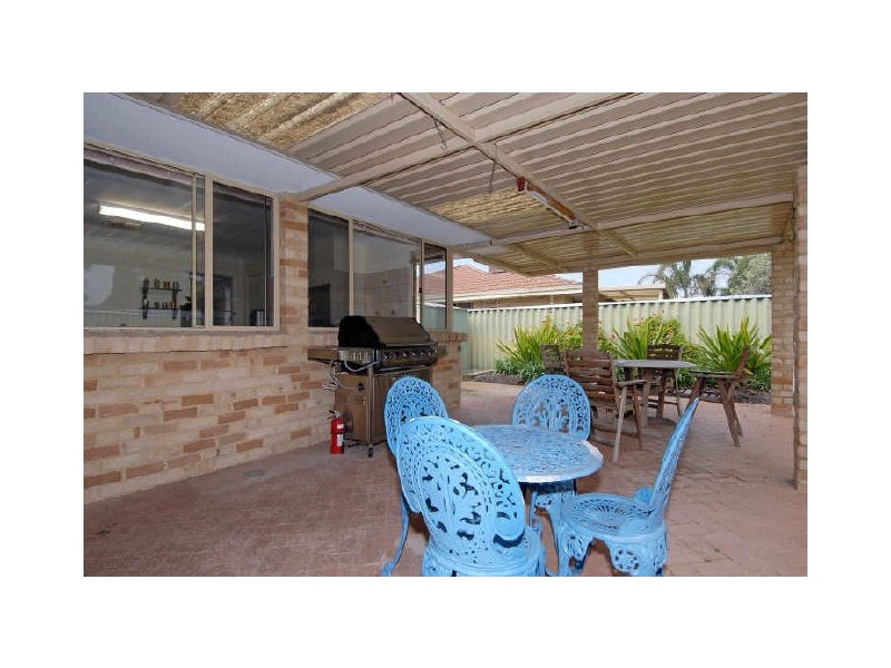 33 Woodbridge Drive, Cooloongup WA 6168