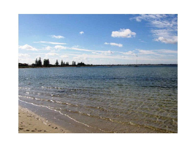 1A Crest Place, Safety Bay WA 6169
