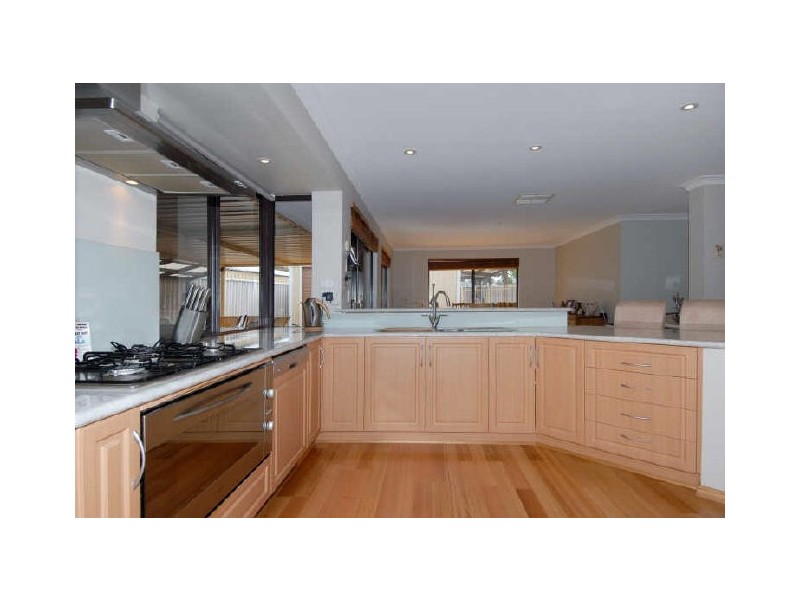 52 Cuthbertson Way, Cooloongup WA 6168