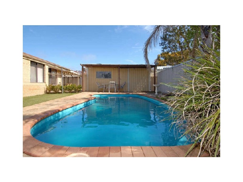 52 Cuthbertson Way, Cooloongup WA 6168