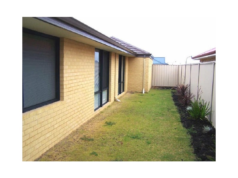 3 Plymouth Way, Waikiki WA 6169