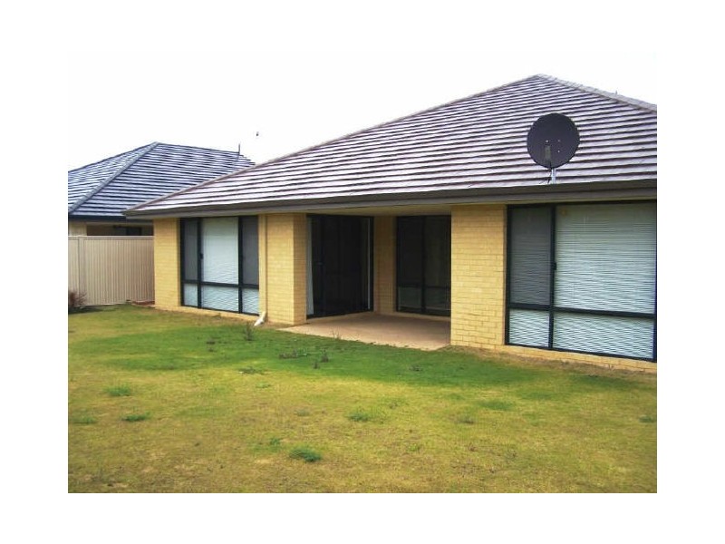 3 Plymouth Way, Waikiki WA 6169
