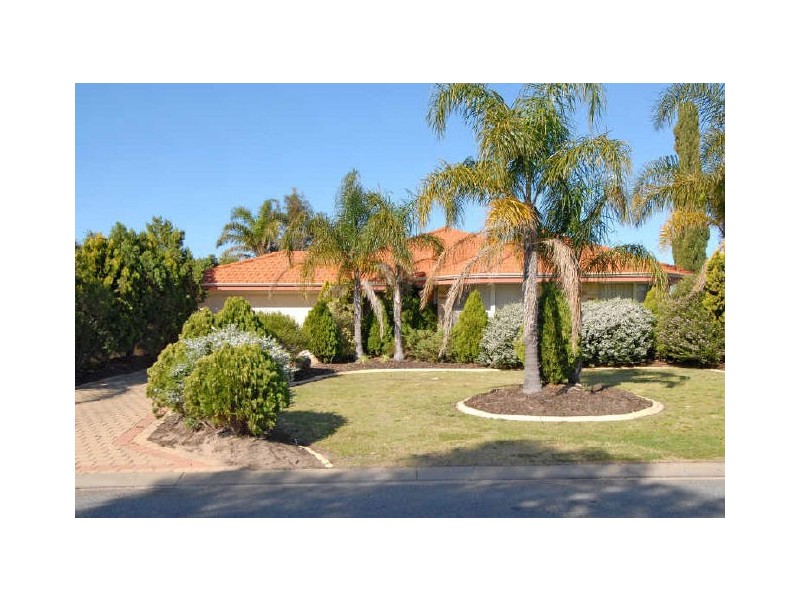 44 Royal Palm Drive, Warnbro WA 6169