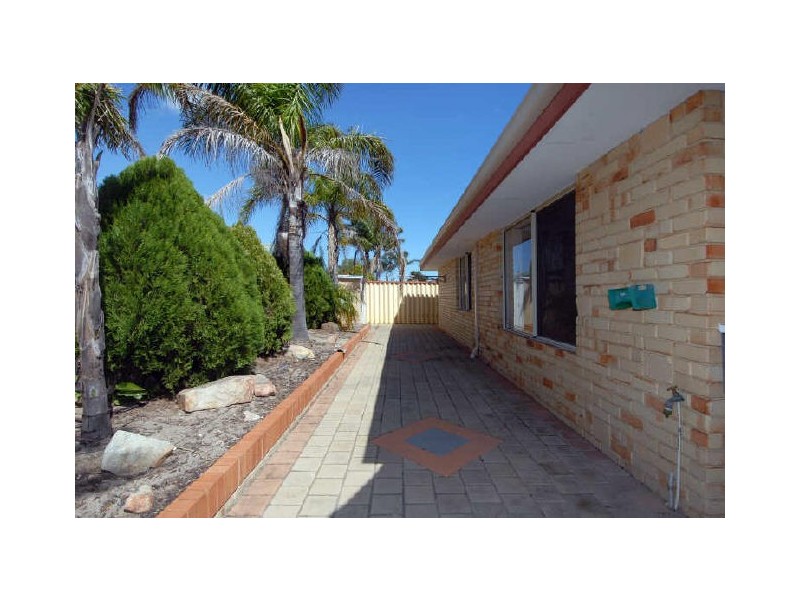 44 Royal Palm Drive, Warnbro WA 6169
