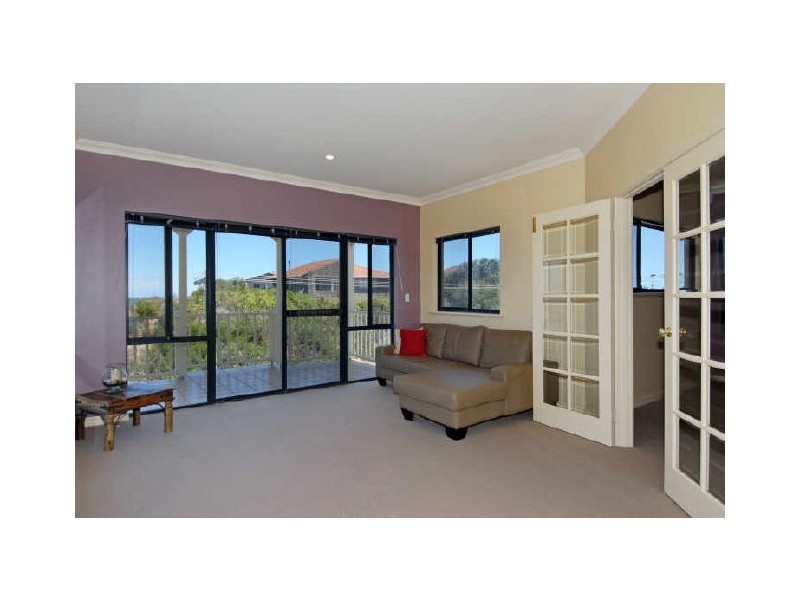1 David Road, Waikiki WA 6169