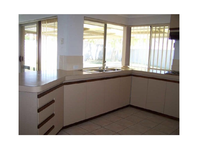 17 Beagle Place, Port Kennedy WA 6172