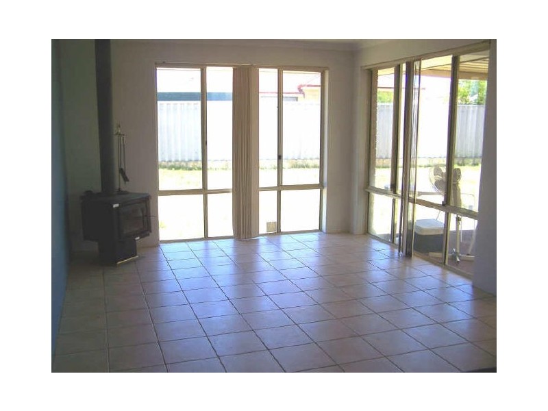 17 Beagle Place, Port Kennedy WA 6172