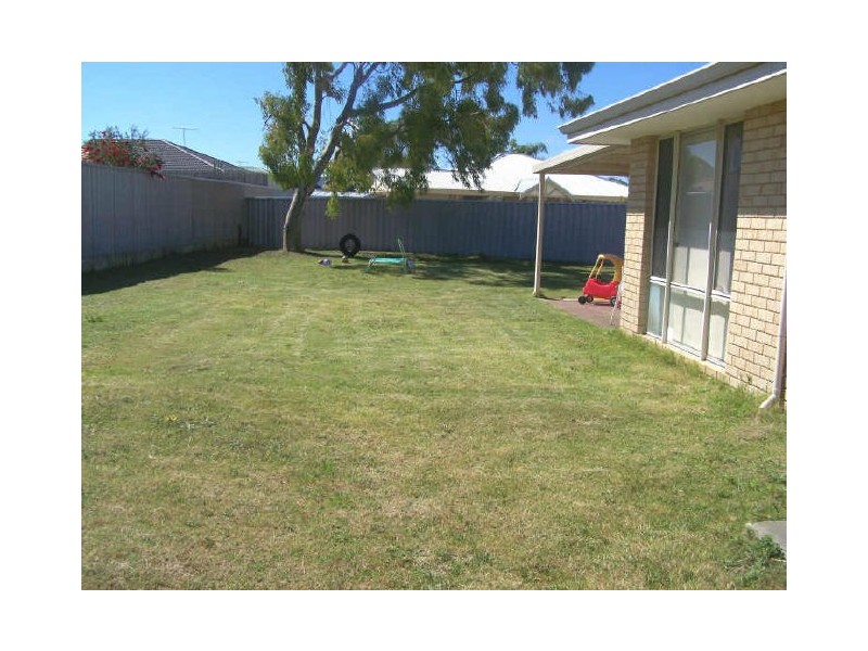 17 Beagle Place, Port Kennedy WA 6172