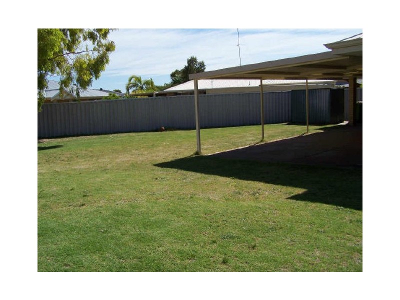 17 Beagle Place, Port Kennedy WA 6172