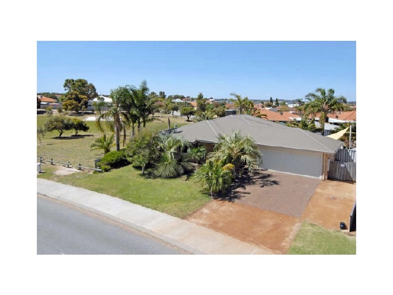 30 Discovery Cresent, Port Kennedy WA 6172