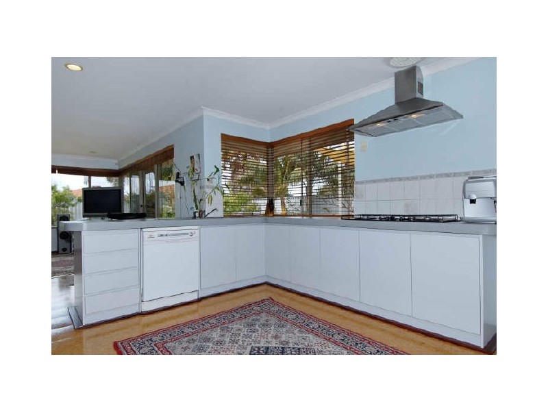 30 Discovery Cresent, Port Kennedy WA 6172