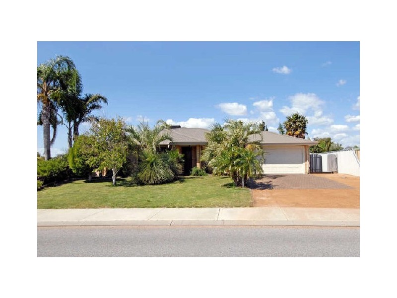 30 Discovery Cresent, Port Kennedy WA 6172