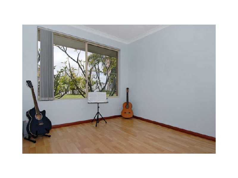 30 Discovery Cresent, Port Kennedy WA 6172