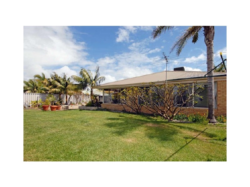30 Discovery Cresent, Port Kennedy WA 6172