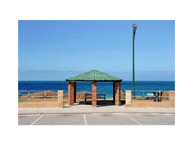 1C Biscayne Street, Safety Bay WA 6169