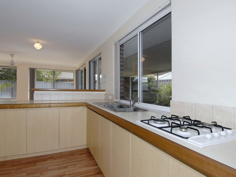 14 Menora Loop, Warnbro WA 6169