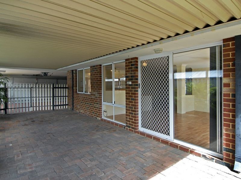 14 Menora Loop, Warnbro WA 6169