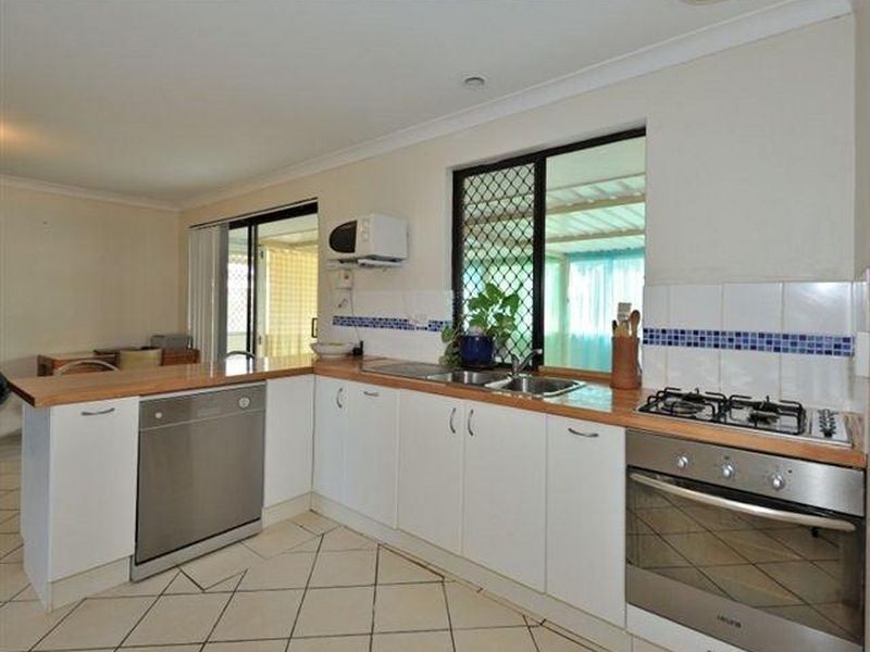 30 Grange Drive, Cooloongup WA 6168