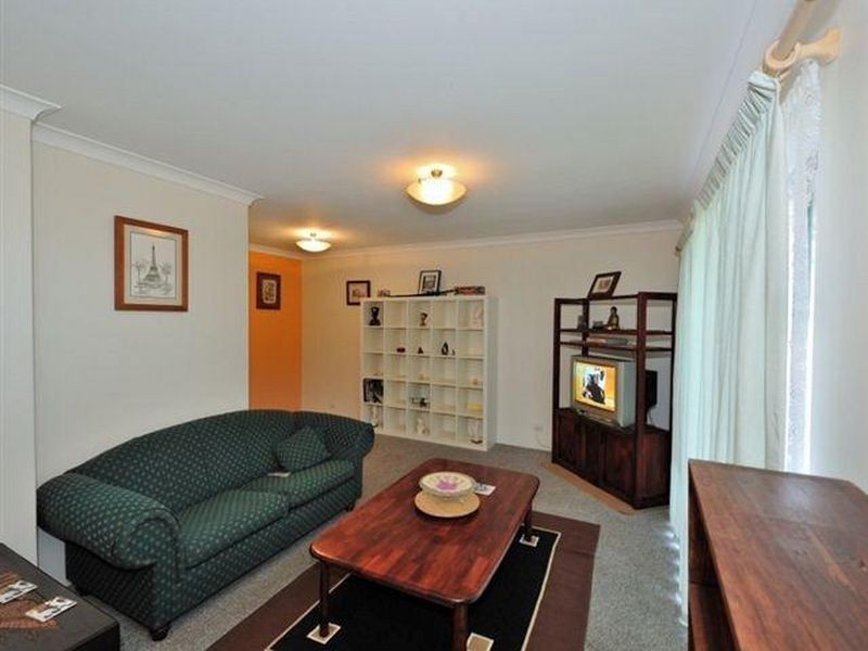 30 Grange Drive, Cooloongup WA 6168