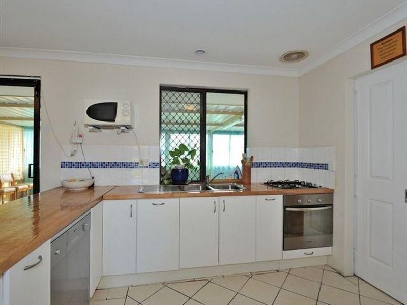 30 Grange Drive, Cooloongup WA 6168