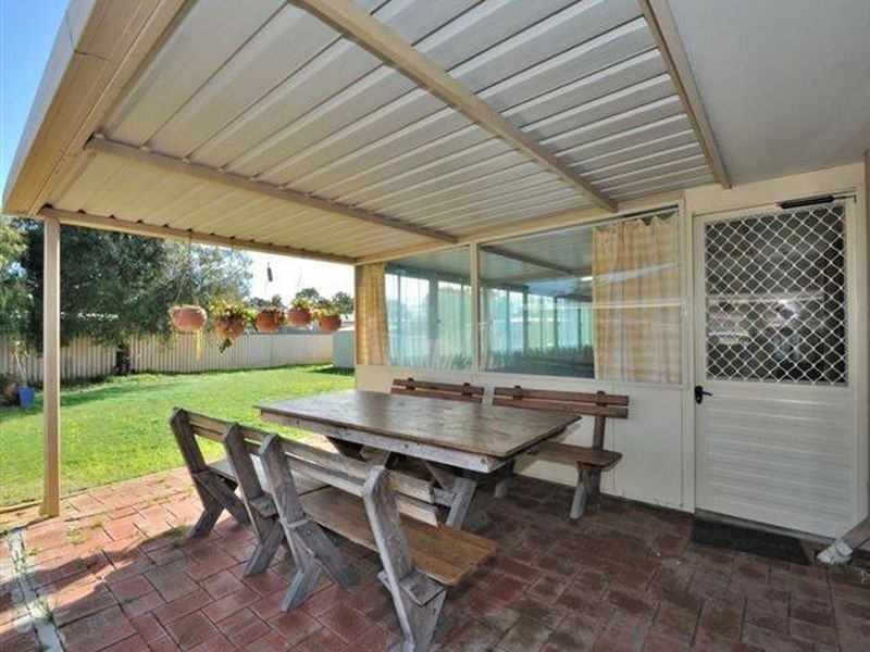 30 Grange Drive, Cooloongup WA 6168