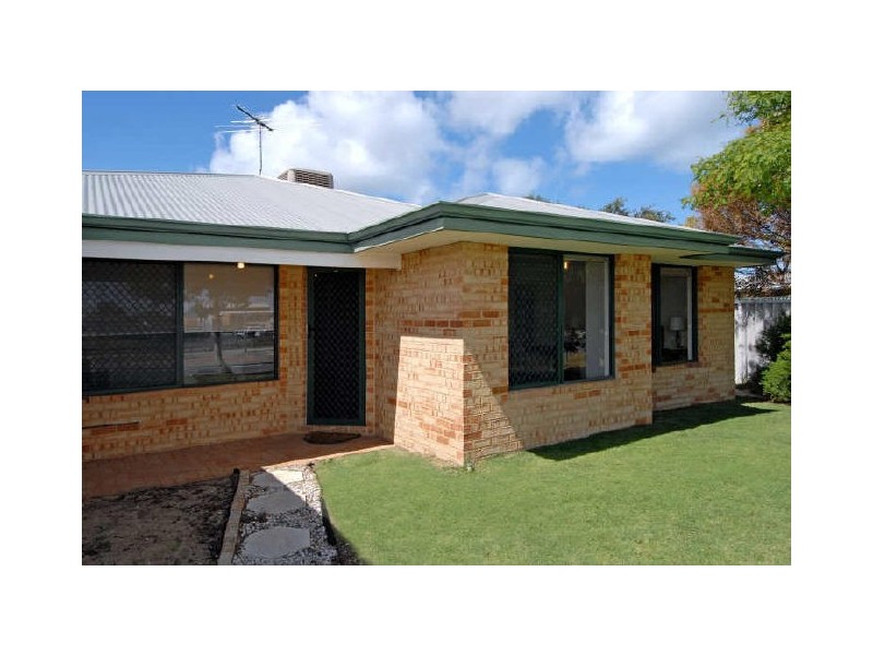 41 Swallowtail Pde, Warnbro WA 6169