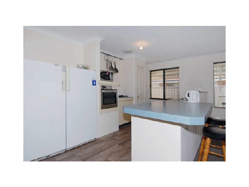 41 Swallowtail Pde, Warnbro WA 6169