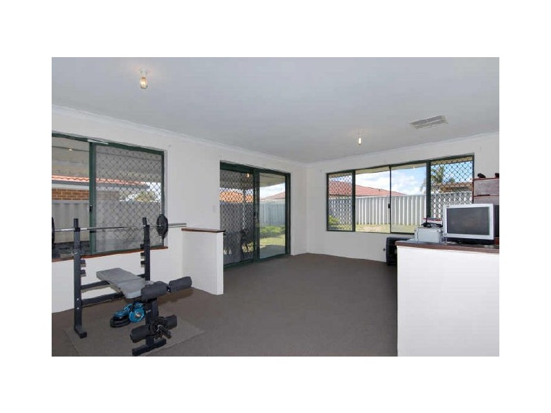 41 Swallowtail Pde, Warnbro WA 6169