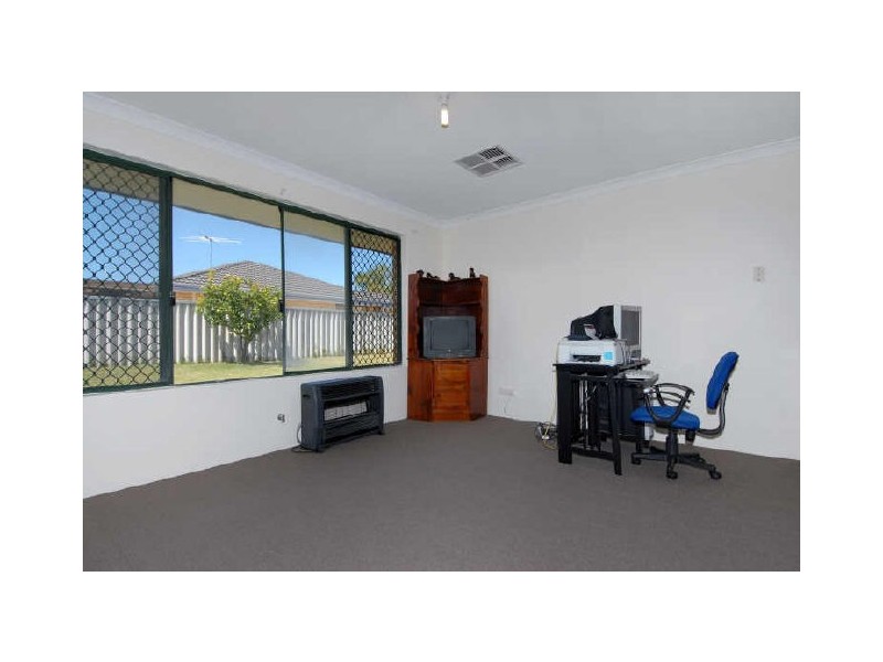 41 Swallowtail Pde, Warnbro WA 6169