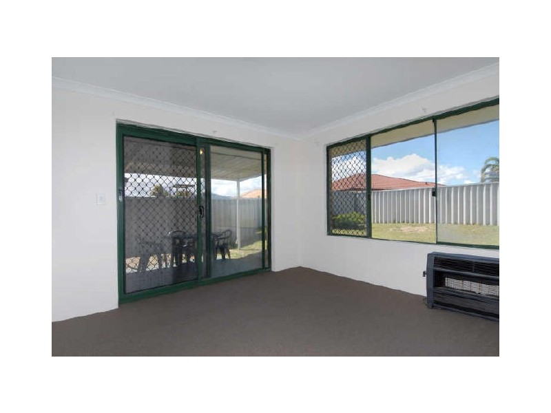 41 Swallowtail Pde, Warnbro WA 6169
