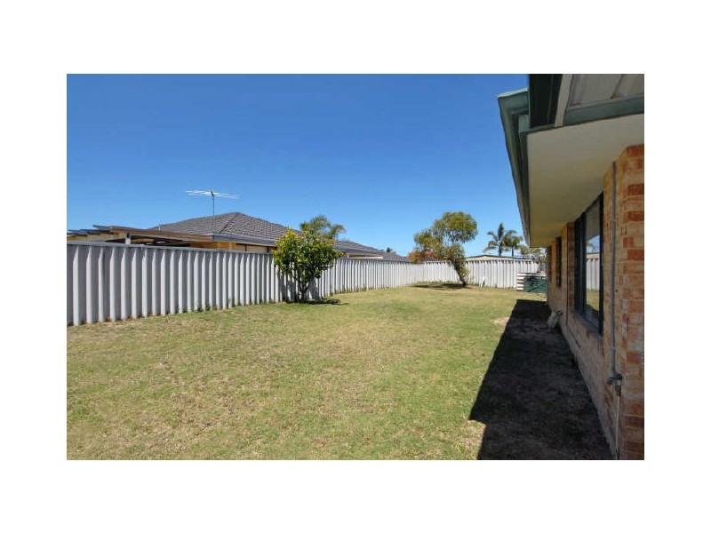 41 Swallowtail Pde, Warnbro WA 6169