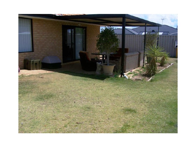 33 Chinchilla Pkwy, Port Kennedy WA 6172
