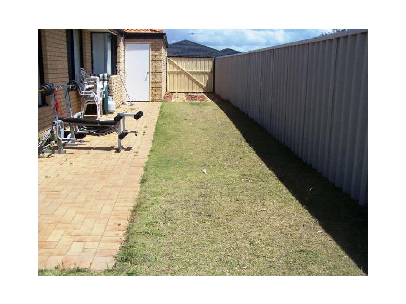 33 Chinchilla Pkwy, Port Kennedy WA 6172