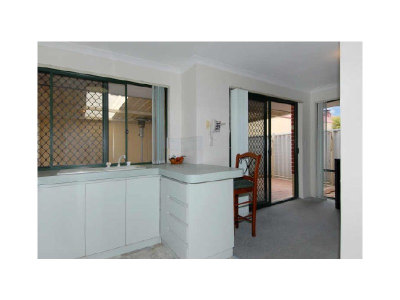 8/6 Elanora Drive, Cooloongup WA 6168