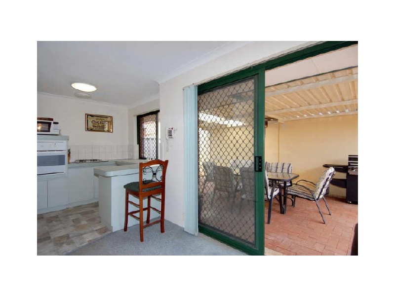 8/6 Elanora Drive, Cooloongup WA 6168