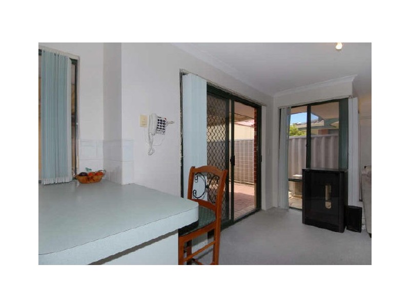 8/6 Elanora Drive, Cooloongup WA 6168