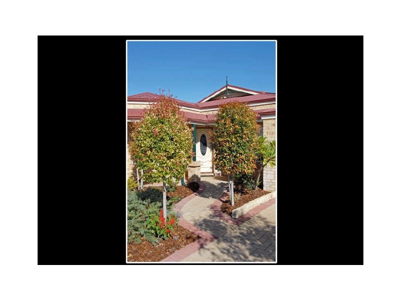 17 Morlaix Mews, Port Kennedy WA 6172