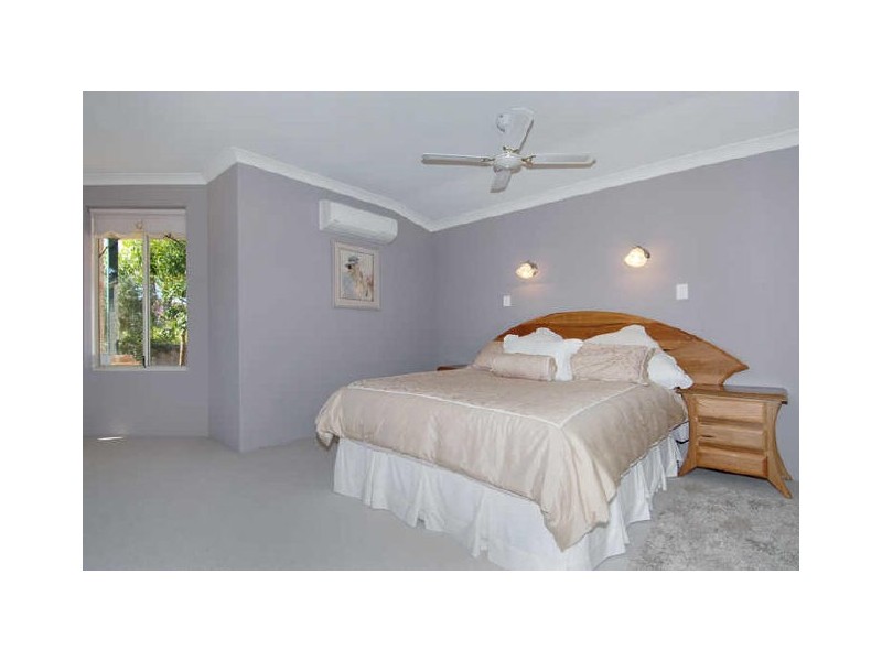 17 Morlaix Mews, Port Kennedy WA 6172