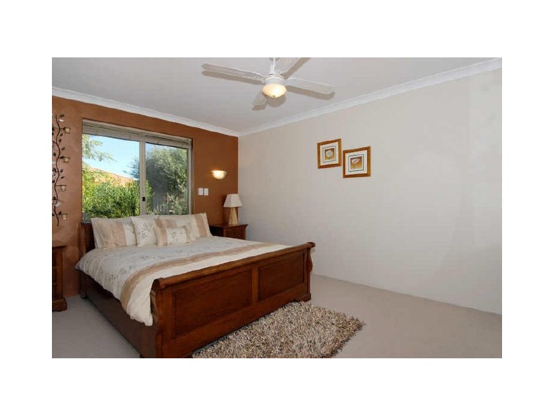 17 Morlaix Mews, Port Kennedy WA 6172