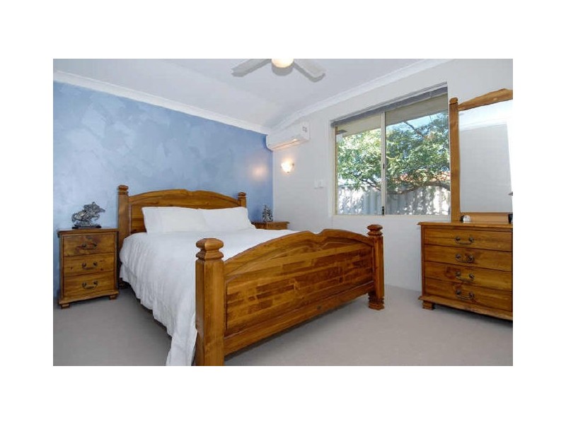 17 Morlaix Mews, Port Kennedy WA 6172
