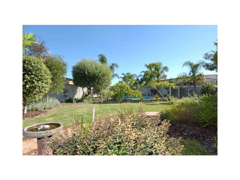 17 Morlaix Mews, Port Kennedy WA 6172