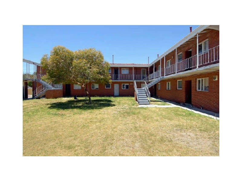 8/15 Corvus Place, Rockingham WA 6168