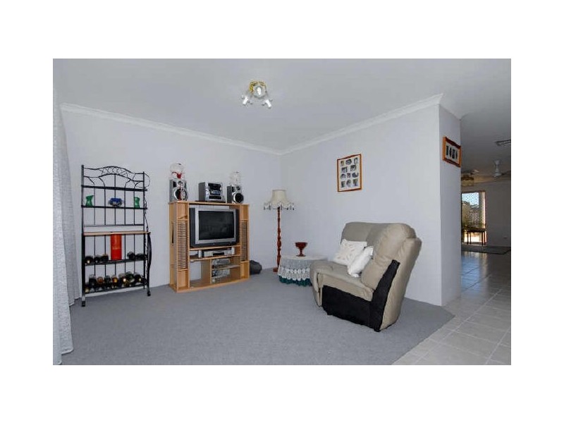 18 Skye Close, Warnbro WA 6169