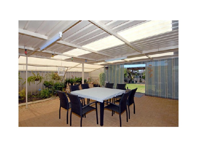 18 Skye Close, Warnbro WA 6169